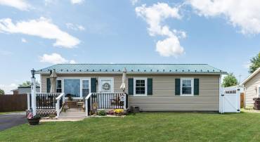61 KENDRICK AVE, VERONA, Virginia 24482, 3 Bedrooms Bedrooms, ,1 BathroomBathrooms,Residential,61 KENDRICK AVE,668645 MLS # 668645