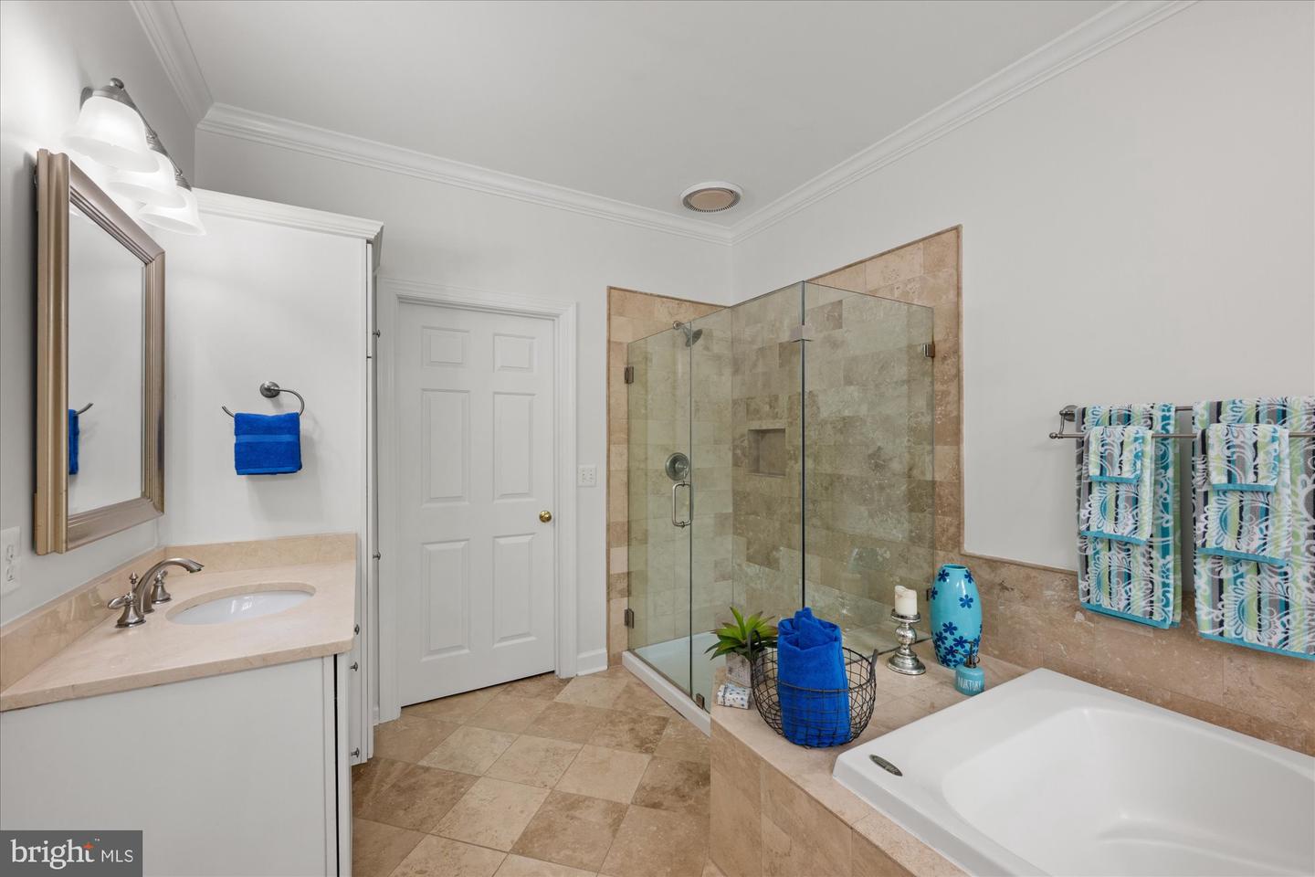 5015 WAPLE LN, ALEXANDRIA, Virginia 22304, 4 Bedrooms Bedrooms, ,4 BathroomsBathrooms,Residential,For sale,5015 WAPLE LN,VAAX2047790 MLS # VAAX2047790