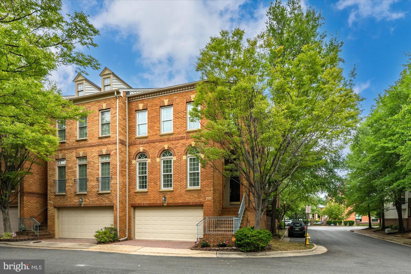 5015 WAPLE LN, ALEXANDRIA, Virginia 22304, 4 Bedrooms Bedrooms, ,4 BathroomsBathrooms,Residential,For sale,5015 WAPLE LN,VAAX2047790 MLS # VAAX2047790