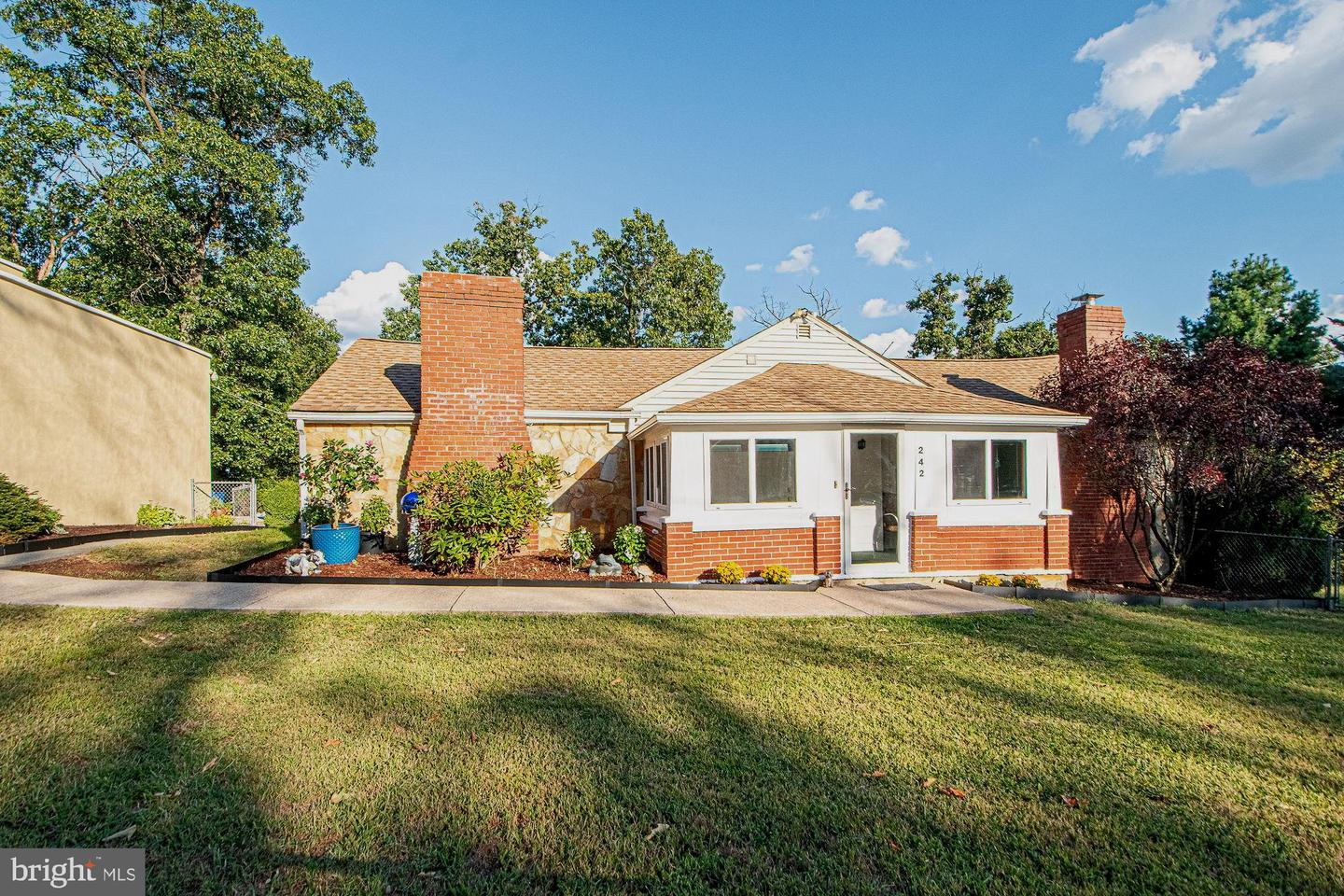 242 FOOTSTONE LN, WINCHESTER, Virginia 22603, 2 Bedrooms Bedrooms, 3 Rooms Rooms,1 BathroomBathrooms,Residential,For sale,242 FOOTSTONE LN,VAFV2035630 MLS # VAFV2035630