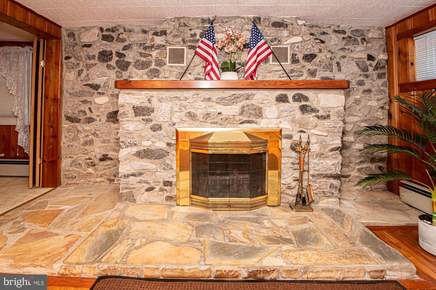242 FOOTSTONE LN, WINCHESTER, Virginia 22603, 2 Bedrooms Bedrooms, 3 Rooms Rooms,1 BathroomBathrooms,Residential,For sale,242 FOOTSTONE LN,VAFV2035630 MLS # VAFV2035630