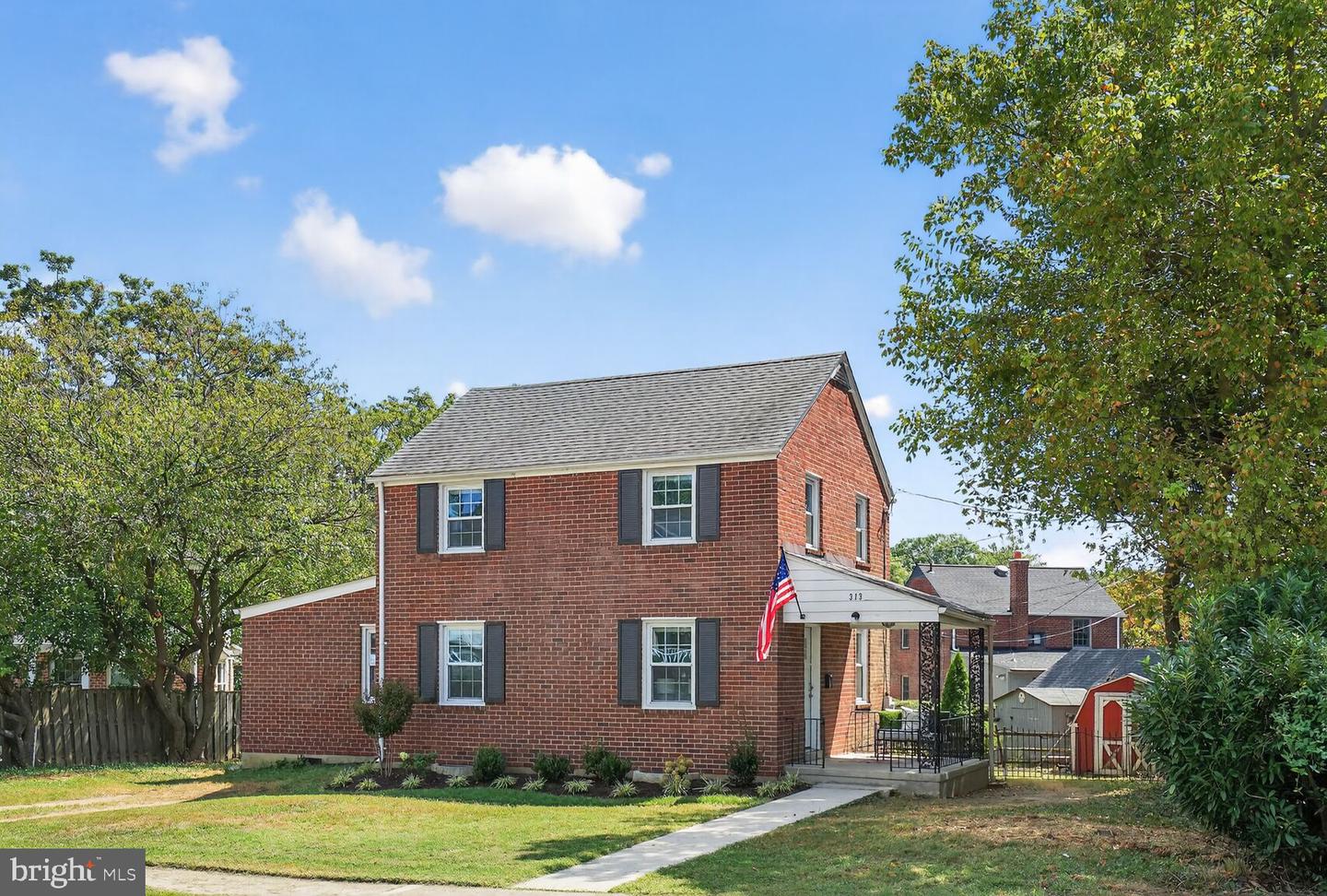 313 N GRANADA ST, ARLINGTON, Virginia 22203, 4 Bedrooms Bedrooms, ,2 BathroomsBathrooms,Residential,For sale,313 N GRANADA ST,VAAR2061584 MLS # VAAR2061584