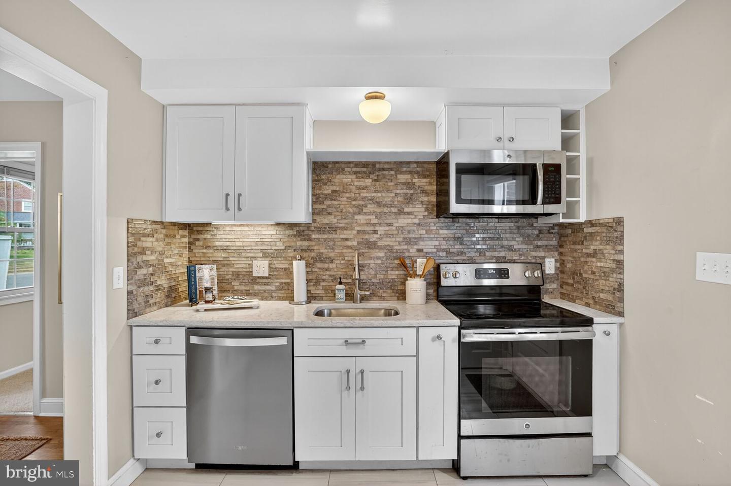 313 N GRANADA ST, ARLINGTON, Virginia 22203, 4 Bedrooms Bedrooms, ,2 BathroomsBathrooms,Residential,For sale,313 N GRANADA ST,VAAR2061584 MLS # VAAR2061584
