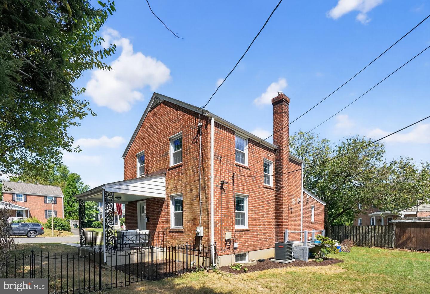 313 N GRANADA ST, ARLINGTON, Virginia 22203, 4 Bedrooms Bedrooms, ,2 BathroomsBathrooms,Residential,For sale,313 N GRANADA ST,VAAR2061584 MLS # VAAR2061584