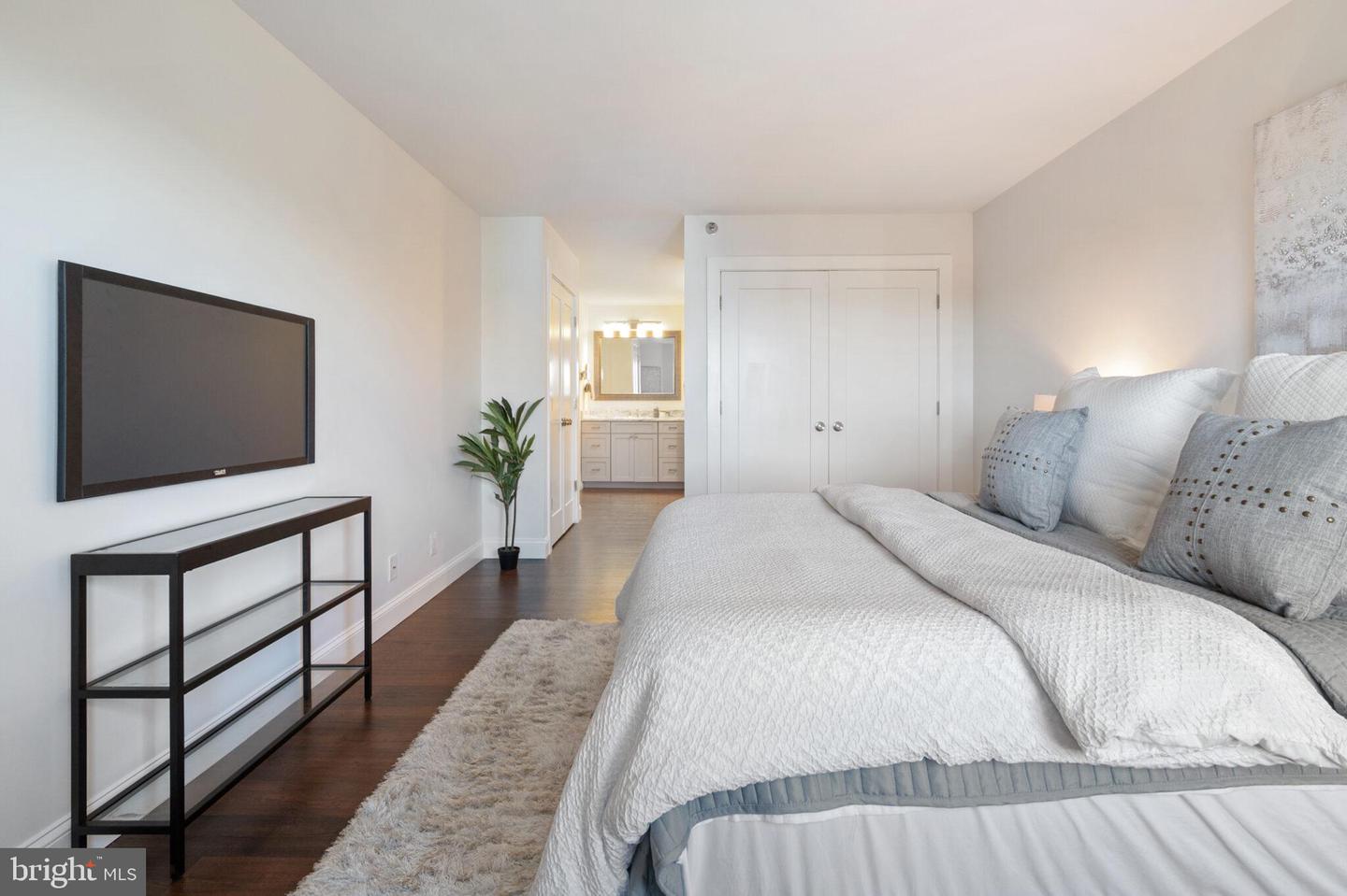 1600 N OAK ST #1125, ARLINGTON, Virginia 22209, 2 Bedrooms Bedrooms, ,2 BathroomsBathrooms,Residential,For sale,1600 N OAK ST #1125,VAAR2061702 MLS # VAAR2061702
