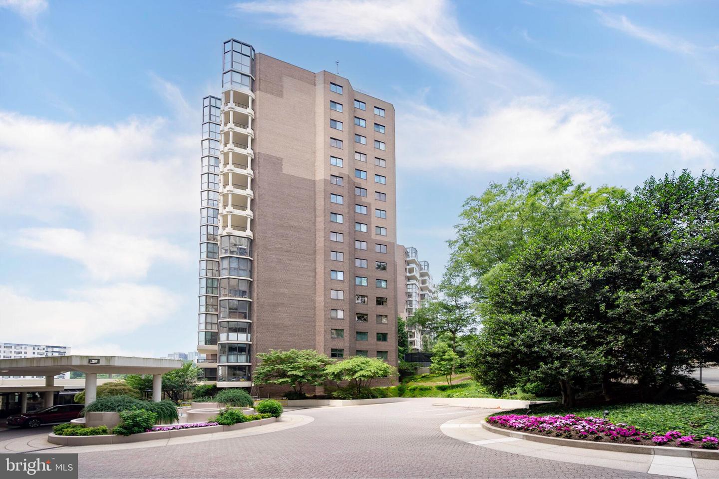 1600 N OAK ST #1125, ARLINGTON, Virginia 22209, 2 Bedrooms Bedrooms, ,2 BathroomsBathrooms,Residential,For sale,1600 N OAK ST #1125,VAAR2061702 MLS # VAAR2061702