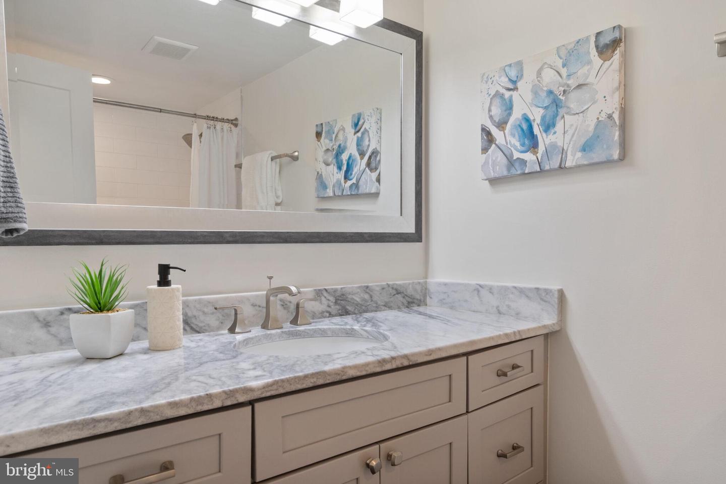 1600 N OAK ST #1125, ARLINGTON, Virginia 22209, 2 Bedrooms Bedrooms, ,2 BathroomsBathrooms,Residential,For sale,1600 N OAK ST #1125,VAAR2061702 MLS # VAAR2061702