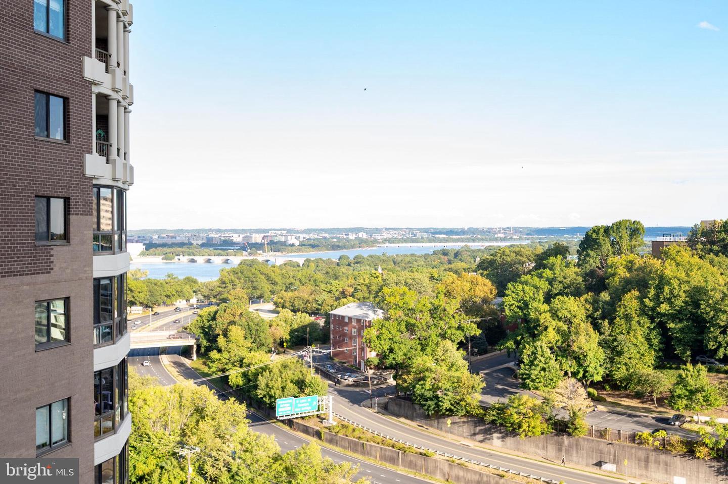 1600 N OAK ST #1125, ARLINGTON, Virginia 22209, 2 Bedrooms Bedrooms, ,2 BathroomsBathrooms,Residential,For sale,1600 N OAK ST #1125,VAAR2061702 MLS # VAAR2061702