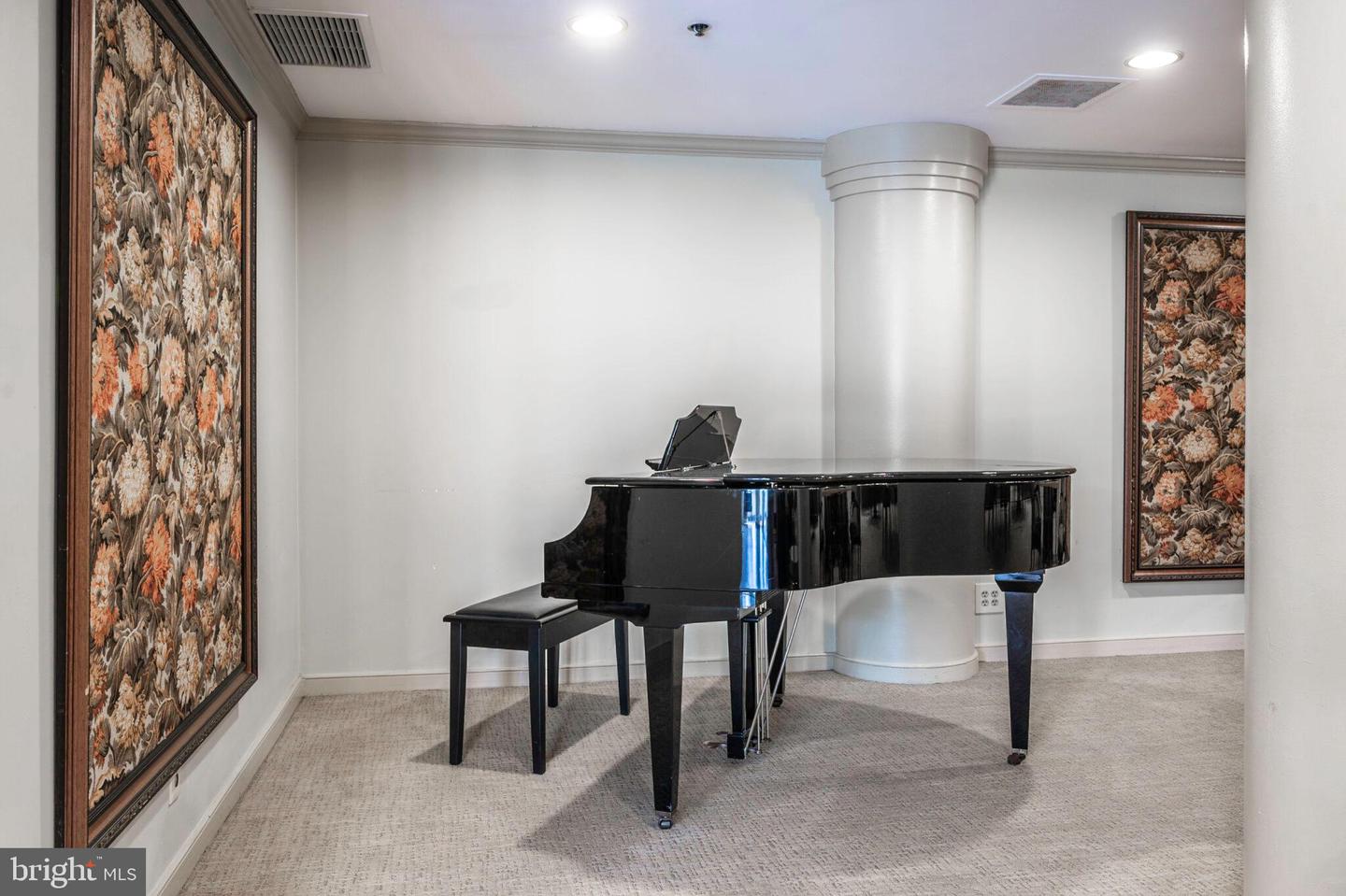 1600 N OAK ST #1125, ARLINGTON, Virginia 22209, 2 Bedrooms Bedrooms, ,2 BathroomsBathrooms,Residential,For sale,1600 N OAK ST #1125,VAAR2061702 MLS # VAAR2061702