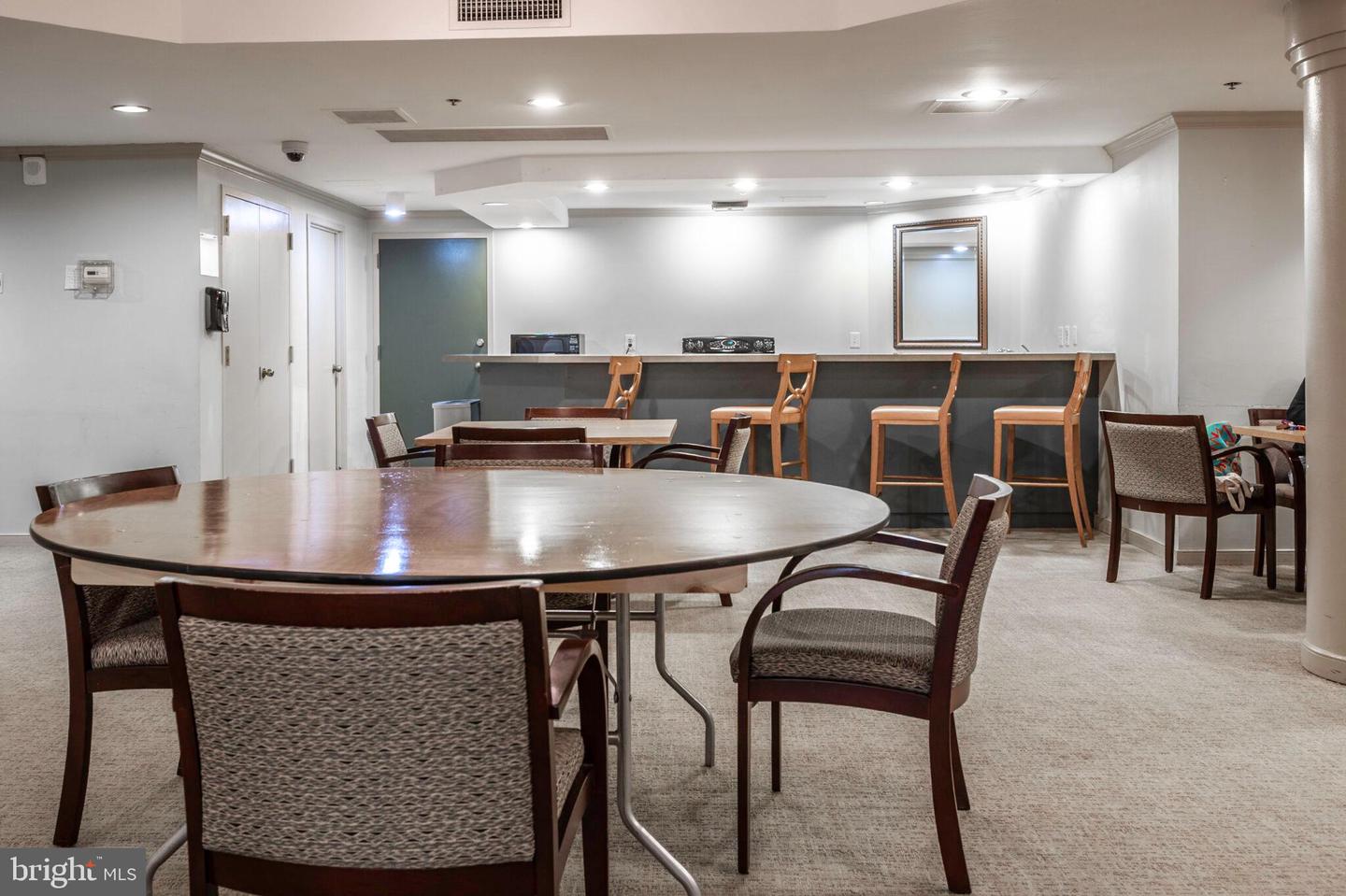 1600 N OAK ST #1125, ARLINGTON, Virginia 22209, 2 Bedrooms Bedrooms, ,2 BathroomsBathrooms,Residential,For sale,1600 N OAK ST #1125,VAAR2061702 MLS # VAAR2061702