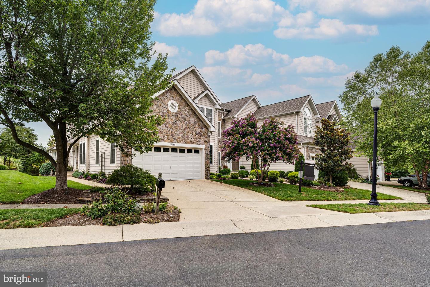 25585 CREEK RUN TER, CHANTILLY, Virginia 20152, 3 Bedrooms Bedrooms, 16 Rooms Rooms,3 BathroomsBathrooms,Residential,For sale,25585 CREEK RUN TER,VALO2103746 MLS # VALO2103746