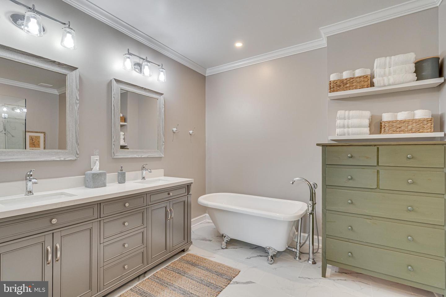 25585 CREEK RUN TER, CHANTILLY, Virginia 20152, 3 Bedrooms Bedrooms, 16 Rooms Rooms,3 BathroomsBathrooms,Residential,For sale,25585 CREEK RUN TER,VALO2103746 MLS # VALO2103746