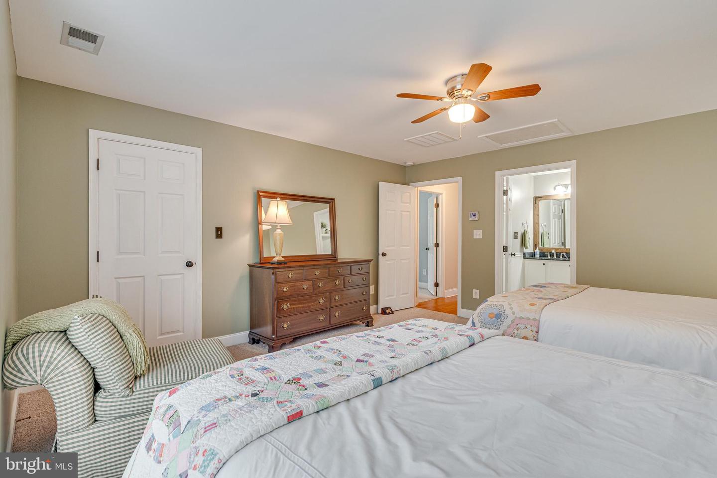 25585 CREEK RUN TER, CHANTILLY, Virginia 20152, 3 Bedrooms Bedrooms, 16 Rooms Rooms,3 BathroomsBathrooms,Residential,For sale,25585 CREEK RUN TER,VALO2103746 MLS # VALO2103746
