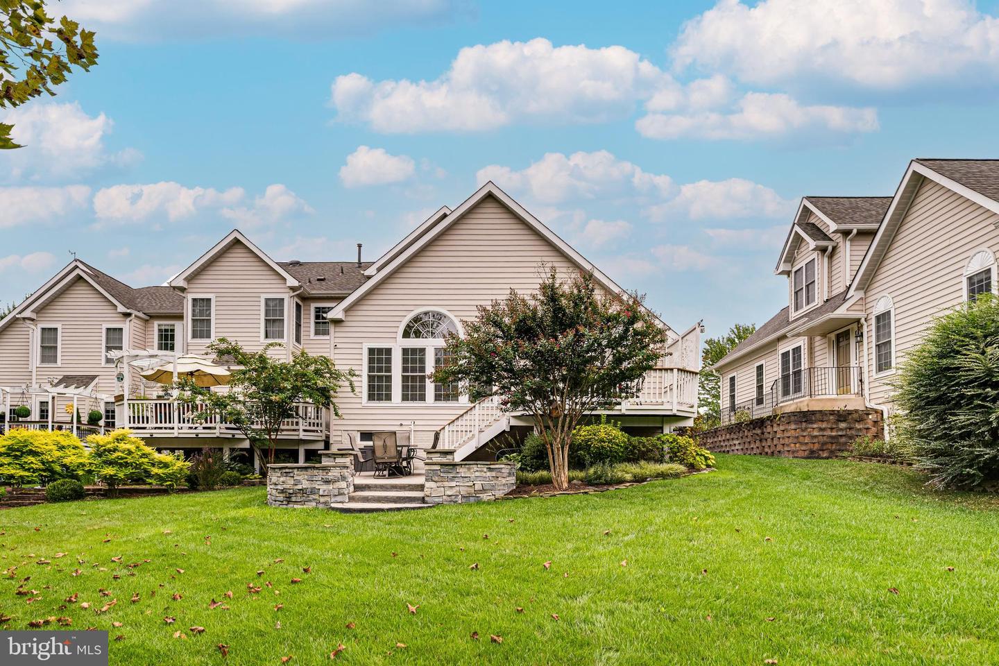 25585 CREEK RUN TER, CHANTILLY, Virginia 20152, 3 Bedrooms Bedrooms, 16 Rooms Rooms,3 BathroomsBathrooms,Residential,For sale,25585 CREEK RUN TER,VALO2103746 MLS # VALO2103746