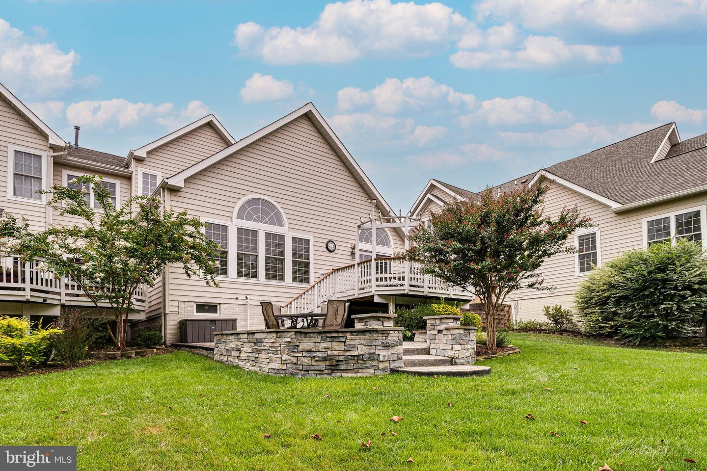 25585 CREEK RUN TER, CHANTILLY, Virginia 20152, 3 Bedrooms Bedrooms, 16 Rooms Rooms,3 BathroomsBathrooms,Residential,For sale,25585 CREEK RUN TER,VALO2103746 MLS # VALO2103746