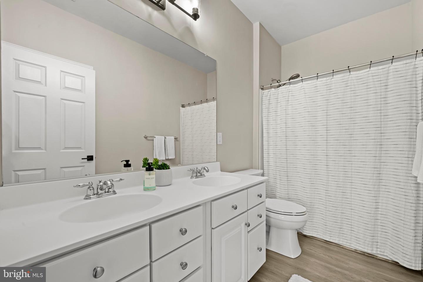 6288 REDWINGED BLACKBIRD DR, WARRENTON, Virginia 20187, 5 Bedrooms Bedrooms, ,3 BathroomsBathrooms,Residential,For sale,6288 REDWINGED BLACKBIRD DR,VAFQ2017850 MLS # VAFQ2017850