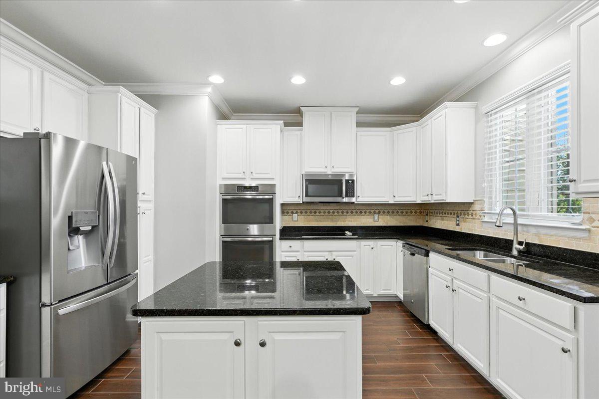 7093 KONA DR, GAINESVILLE, Virginia 20155, 3 Bedrooms Bedrooms, ,3 BathroomsBathrooms,Residential,For sale,7093 KONA DR,VAPW2100974 MLS # VAPW2100974