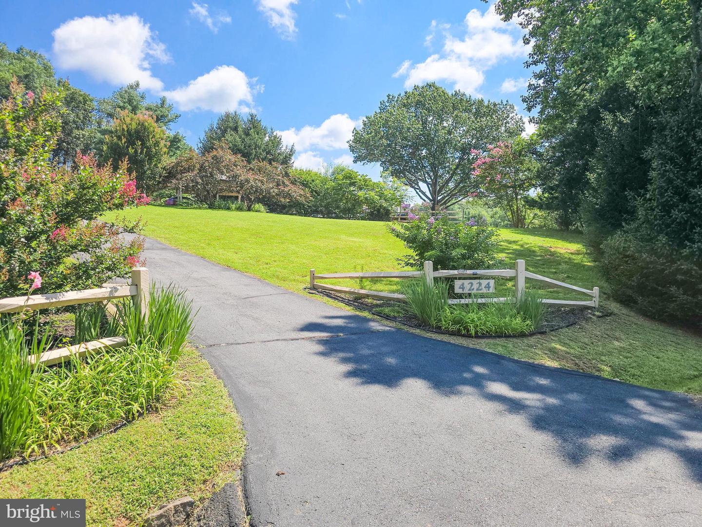 4224 JACKSON MILL RD, HAYMARKET, Virginia 20169, 3 Bedrooms Bedrooms, ,2 BathroomsBathrooms,Residential,For sale,4224 JACKSON MILL RD,VAPW2101176 MLS # VAPW2101176