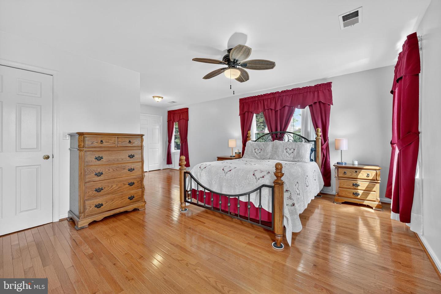 6010 BROOKLAND RD, ALEXANDRIA, Virginia 22310, 4 Bedrooms Bedrooms, ,2 BathroomsBathrooms,Residential,For sale,6010 BROOKLAND RD,VAFX2260536 MLS # VAFX2260536