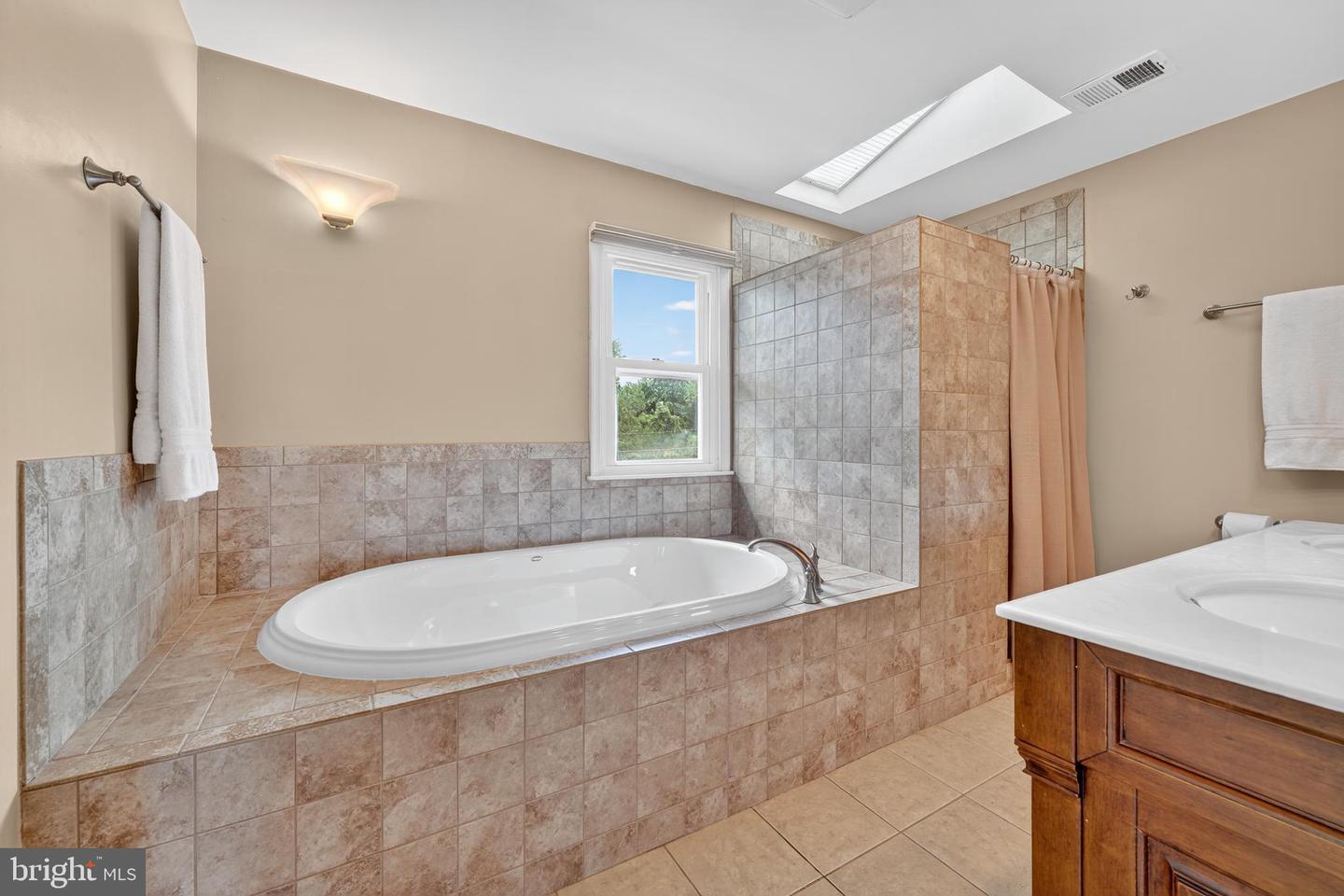 6010 BROOKLAND RD, ALEXANDRIA, Virginia 22310, 4 Bedrooms Bedrooms, ,2 BathroomsBathrooms,Residential,For sale,6010 BROOKLAND RD,VAFX2260536 MLS # VAFX2260536