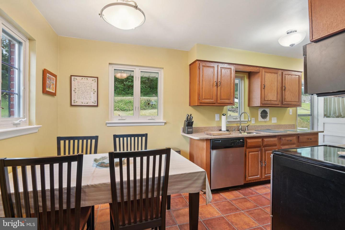 3539 MARVIN ST, ANNANDALE, Virginia 22003, 3 Bedrooms Bedrooms, ,2 BathroomsBathrooms,Residential,For sale,3539 MARVIN ST,VAFX2260602 MLS # VAFX2260602