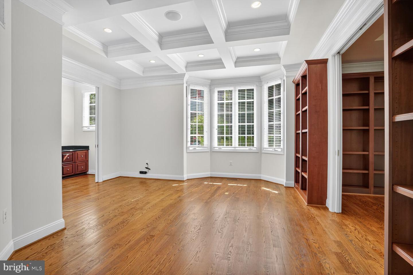 3950 27TH RD N, ARLINGTON, Virginia 22207, 5 Bedrooms Bedrooms, ,4 BathroomsBathrooms,Residential,For sale,3950 27TH RD N,VAAR2062198 MLS # VAAR2062198 3950 27TH RD N, ARLINGTON, Virginia 22207, 5 Bedrooms Bedrooms, ,4 BathroomsBathrooms,Residential,For sale,3950 27TH RD N,VAAR2062198 MLS # VAAR2062198