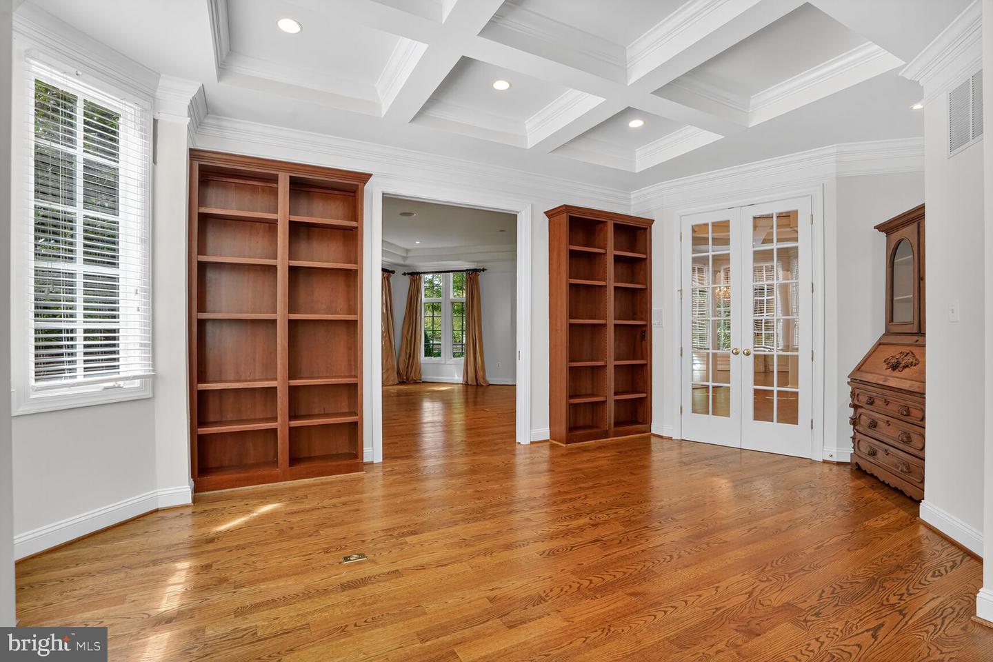 3950 27TH RD N, ARLINGTON, Virginia 22207, 5 Bedrooms Bedrooms, ,4 BathroomsBathrooms,Residential,For sale,3950 27TH RD N,VAAR2062198 MLS # VAAR2062198 3950 27TH RD N, ARLINGTON, Virginia 22207, 5 Bedrooms Bedrooms, ,4 BathroomsBathrooms,Residential,For sale,3950 27TH RD N,VAAR2062198 MLS # VAAR2062198