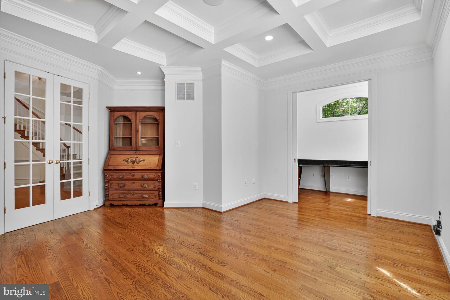 3950 27TH RD N, ARLINGTON, Virginia 22207, 5 Bedrooms Bedrooms, ,4 BathroomsBathrooms,Residential,For sale,3950 27TH RD N,VAAR2062198 MLS # VAAR2062198 3950 27TH RD N, ARLINGTON, Virginia 22207, 5 Bedrooms Bedrooms, ,4 BathroomsBathrooms,Residential,For sale,3950 27TH RD N,VAAR2062198 MLS # VAAR2062198