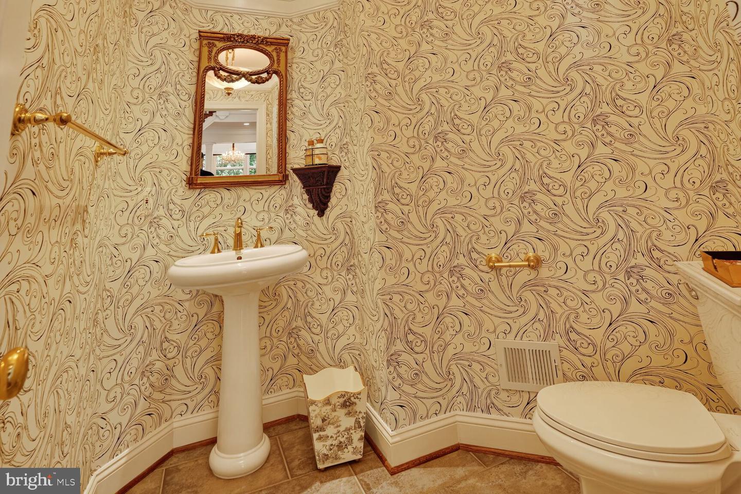 3950 27TH RD N, ARLINGTON, Virginia 22207, 5 Bedrooms Bedrooms, ,4 BathroomsBathrooms,Residential,For sale,3950 27TH RD N,VAAR2062198 MLS # VAAR2062198 3950 27TH RD N, ARLINGTON, Virginia 22207, 5 Bedrooms Bedrooms, ,4 BathroomsBathrooms,Residential,For sale,3950 27TH RD N,VAAR2062198 MLS # VAAR2062198