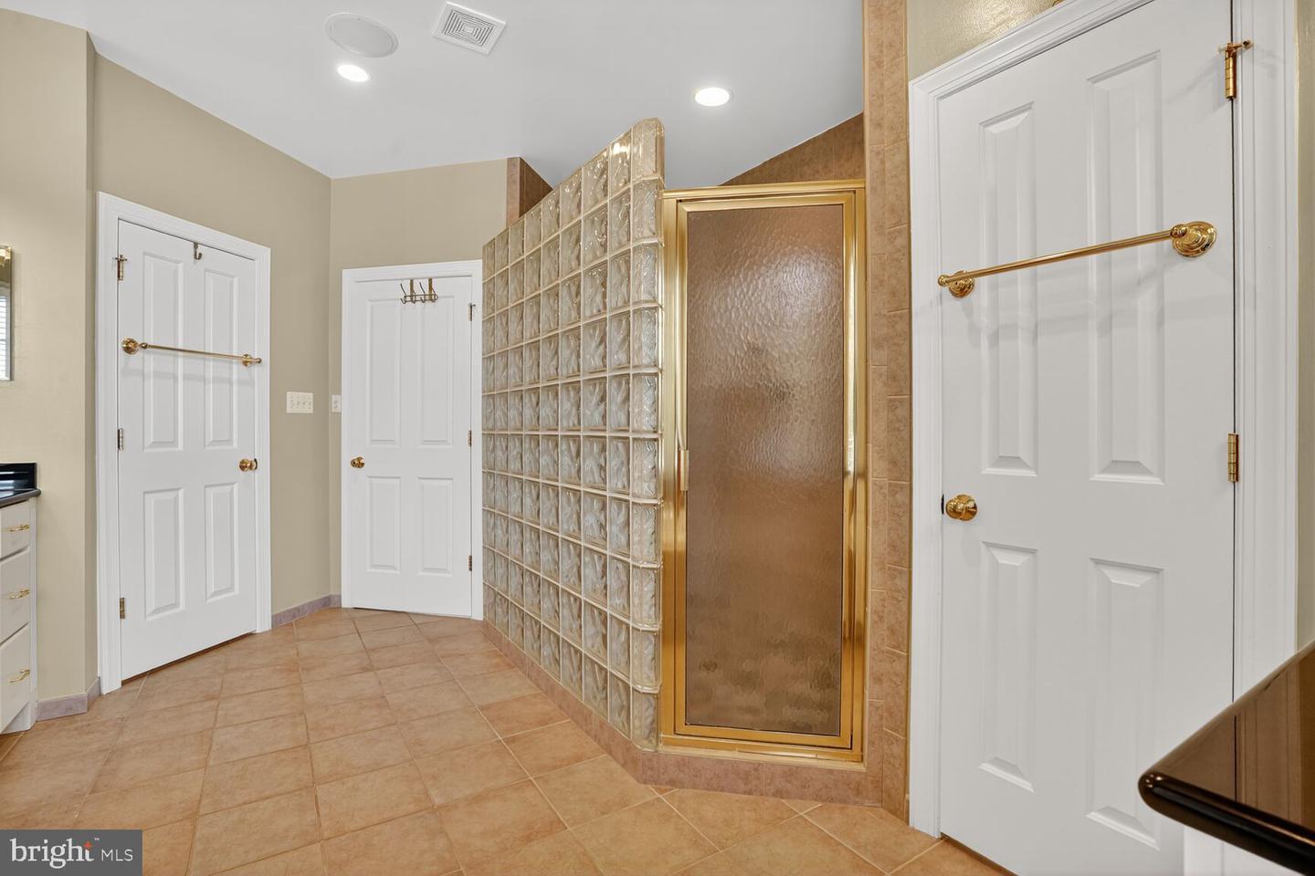 3950 27TH RD N, ARLINGTON, Virginia 22207, 5 Bedrooms Bedrooms, ,4 BathroomsBathrooms,Residential,For sale,3950 27TH RD N,VAAR2062198 MLS # VAAR2062198 3950 27TH RD N, ARLINGTON, Virginia 22207, 5 Bedrooms Bedrooms, ,4 BathroomsBathrooms,Residential,For sale,3950 27TH RD N,VAAR2062198 MLS # VAAR2062198