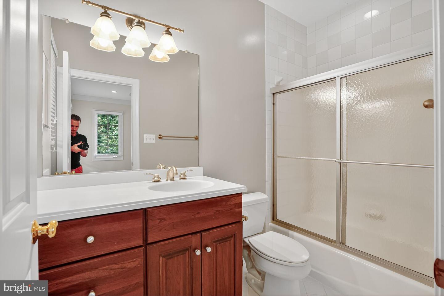 3950 27TH RD N, ARLINGTON, Virginia 22207, 5 Bedrooms Bedrooms, ,4 BathroomsBathrooms,Residential,For sale,3950 27TH RD N,VAAR2062198 MLS # VAAR2062198 3950 27TH RD N, ARLINGTON, Virginia 22207, 5 Bedrooms Bedrooms, ,4 BathroomsBathrooms,Residential,For sale,3950 27TH RD N,VAAR2062198 MLS # VAAR2062198