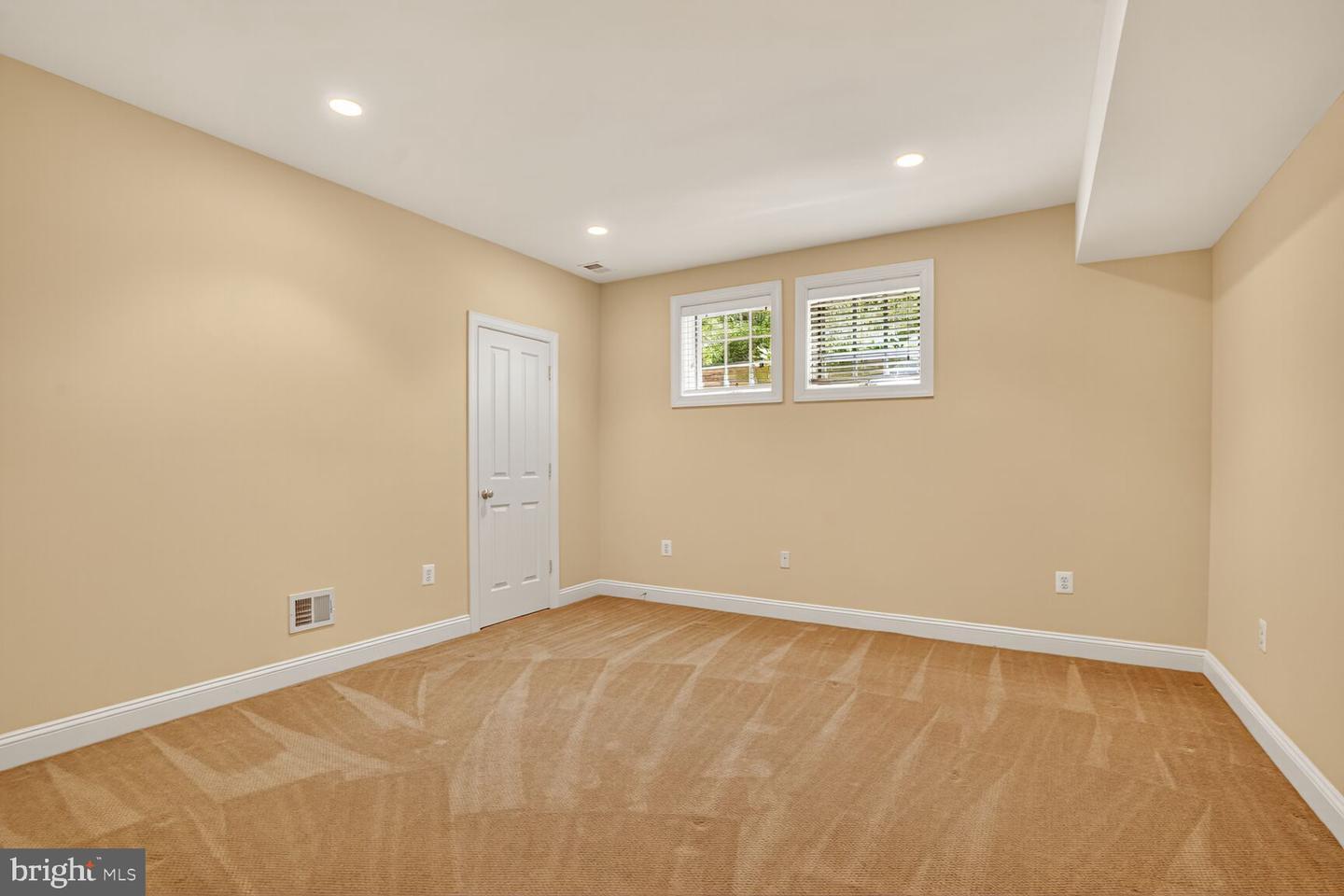 3950 27TH RD N, ARLINGTON, Virginia 22207, 5 Bedrooms Bedrooms, ,4 BathroomsBathrooms,Residential,For sale,3950 27TH RD N,VAAR2062198 MLS # VAAR2062198 3950 27TH RD N, ARLINGTON, Virginia 22207, 5 Bedrooms Bedrooms, ,4 BathroomsBathrooms,Residential,For sale,3950 27TH RD N,VAAR2062198 MLS # VAAR2062198