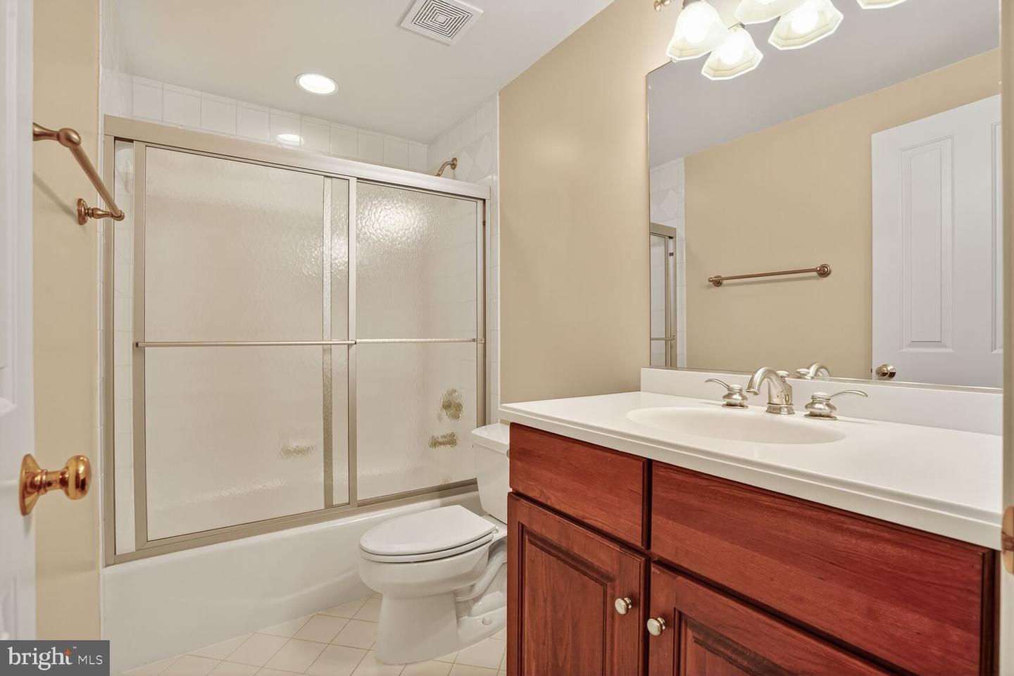 3950 27TH RD N, ARLINGTON, Virginia 22207, 5 Bedrooms Bedrooms, ,4 BathroomsBathrooms,Residential,For sale,3950 27TH RD N,VAAR2062198 MLS # VAAR2062198 3950 27TH RD N, ARLINGTON, Virginia 22207, 5 Bedrooms Bedrooms, ,4 BathroomsBathrooms,Residential,For sale,3950 27TH RD N,VAAR2062198 MLS # VAAR2062198