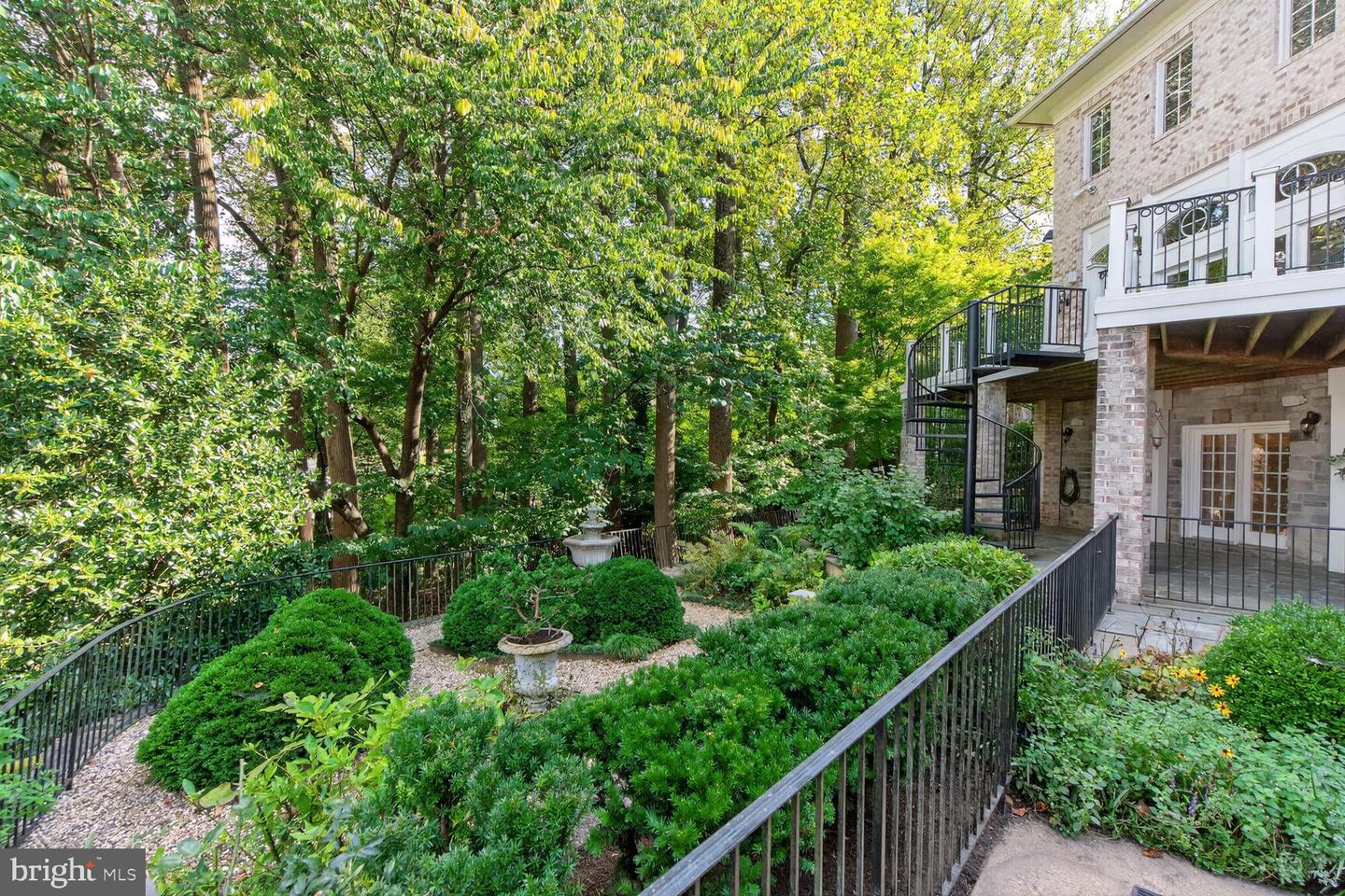 3950 27TH RD N, ARLINGTON, Virginia 22207, 5 Bedrooms Bedrooms, ,4 BathroomsBathrooms,Residential,For sale,3950 27TH RD N,VAAR2062198 MLS # VAAR2062198 3950 27TH RD N, ARLINGTON, Virginia 22207, 5 Bedrooms Bedrooms, ,4 BathroomsBathrooms,Residential,For sale,3950 27TH RD N,VAAR2062198 MLS # VAAR2062198