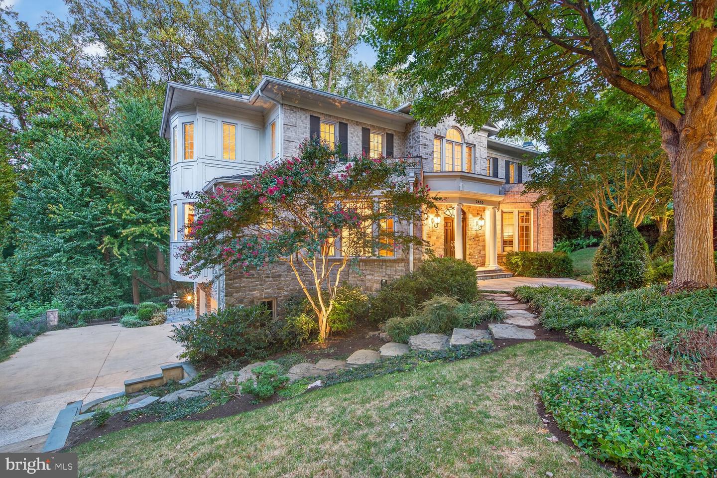 3950 27TH RD N, ARLINGTON, Virginia 22207, 5 Bedrooms Bedrooms, ,4 BathroomsBathrooms,Residential,For sale,3950 27TH RD N,VAAR2062198 MLS # VAAR2062198 3950 27TH RD N, ARLINGTON, Virginia 22207, 5 Bedrooms Bedrooms, ,4 BathroomsBathrooms,Residential,For sale,3950 27TH RD N,VAAR2062198 MLS # VAAR2062198