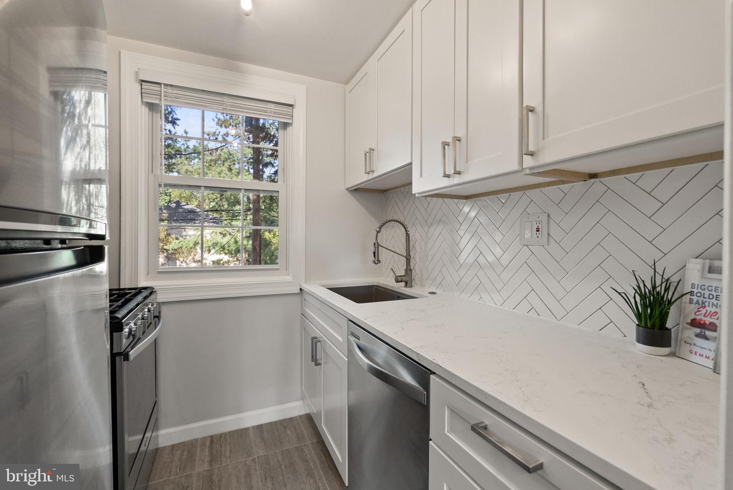229 N GEORGE MASON DR #229-2, ARLINGTON, Virginia 22203, 1 Bedroom Bedrooms, ,1 BathroomBathrooms,Residential,For sale,229 N GEORGE MASON DR #229-2,VAAR2062326 MLS # VAAR2062326