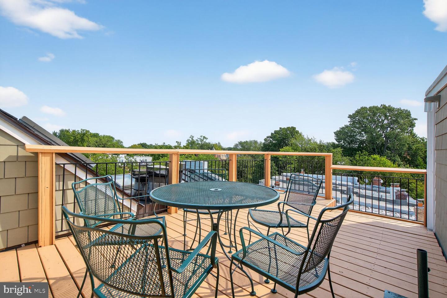 905 SOUTH CAROLINA AVE SE #6, WASHINGTON, District Of Columbia 20003, 2 Bedrooms Bedrooms, ,2 BathroomsBathrooms,Residential,For sale,905 SOUTH CAROLINA AVE SE #6,DCDC2215478 MLS # DCDC2215478