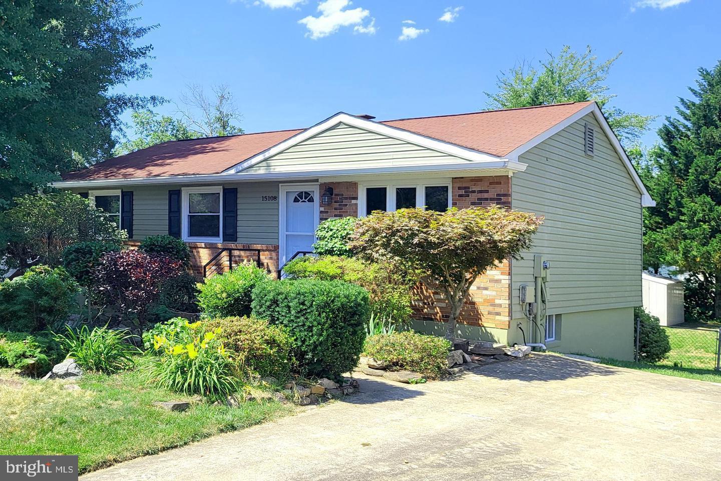 15108 CALEXICO LN, WOODBRIDGE, Virginia 22193, 4 Bedrooms Bedrooms, ,2 BathroomsBathrooms,Residential,For sale,15108 CALEXICO LN,VAPW2102036 MLS # VAPW2102036