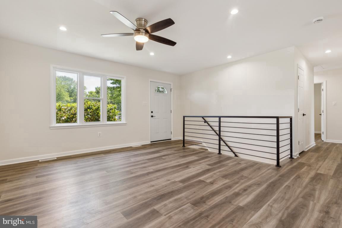 15108 CALEXICO LN, WOODBRIDGE, Virginia 22193, 4 Bedrooms Bedrooms, ,2 BathroomsBathrooms,Residential,For sale,15108 CALEXICO LN,VAPW2102036 MLS # VAPW2102036