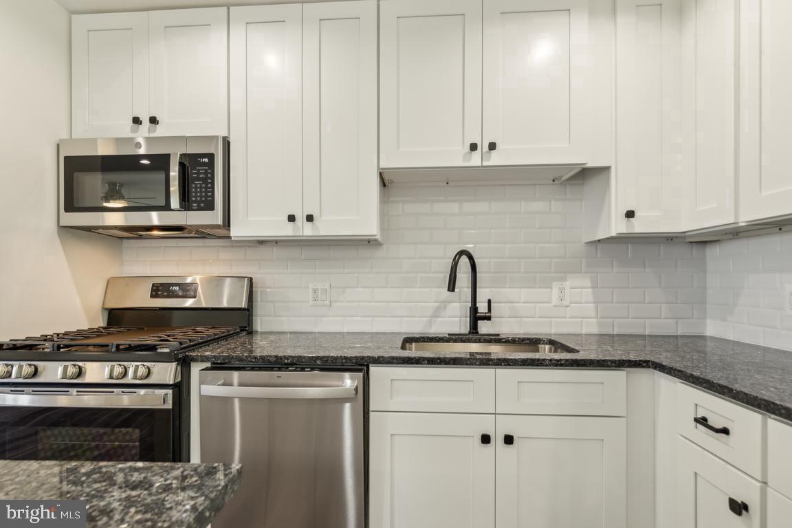 15108 CALEXICO LN, WOODBRIDGE, Virginia 22193, 4 Bedrooms Bedrooms, ,2 BathroomsBathrooms,Residential,For sale,15108 CALEXICO LN,VAPW2102036 MLS # VAPW2102036