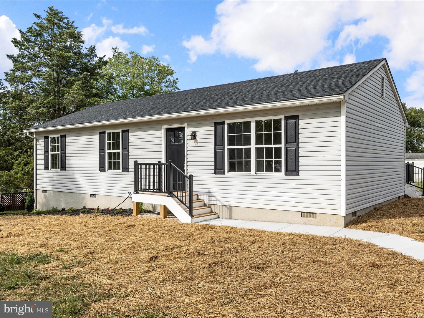 2432 LAUREL LN, MIDDLETOWN, Virginia 22645, 3 Bedrooms Bedrooms, 5 Rooms Rooms,2 BathroomsBathrooms,Residential,For sale,2432 LAUREL LN,VAFV2036210 MLS # VAFV2036210