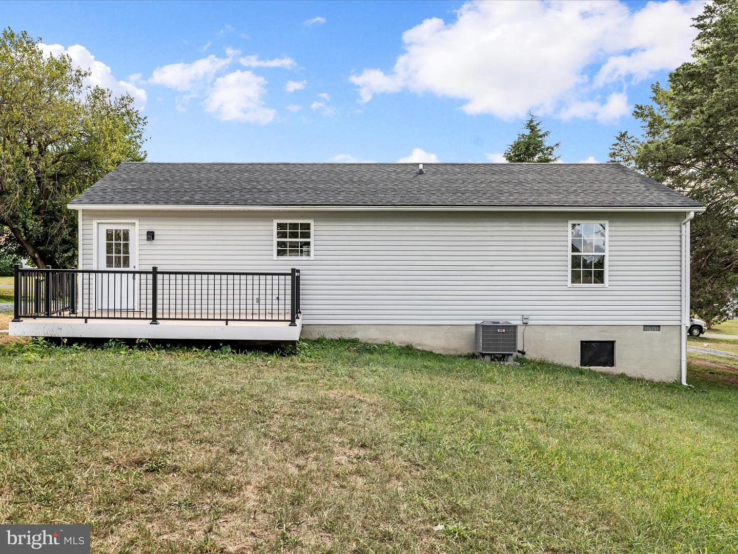 2432 LAUREL LN, MIDDLETOWN, Virginia 22645, 3 Bedrooms Bedrooms, 5 Rooms Rooms,2 BathroomsBathrooms,Residential,For sale,2432 LAUREL LN,VAFV2036210 MLS # VAFV2036210