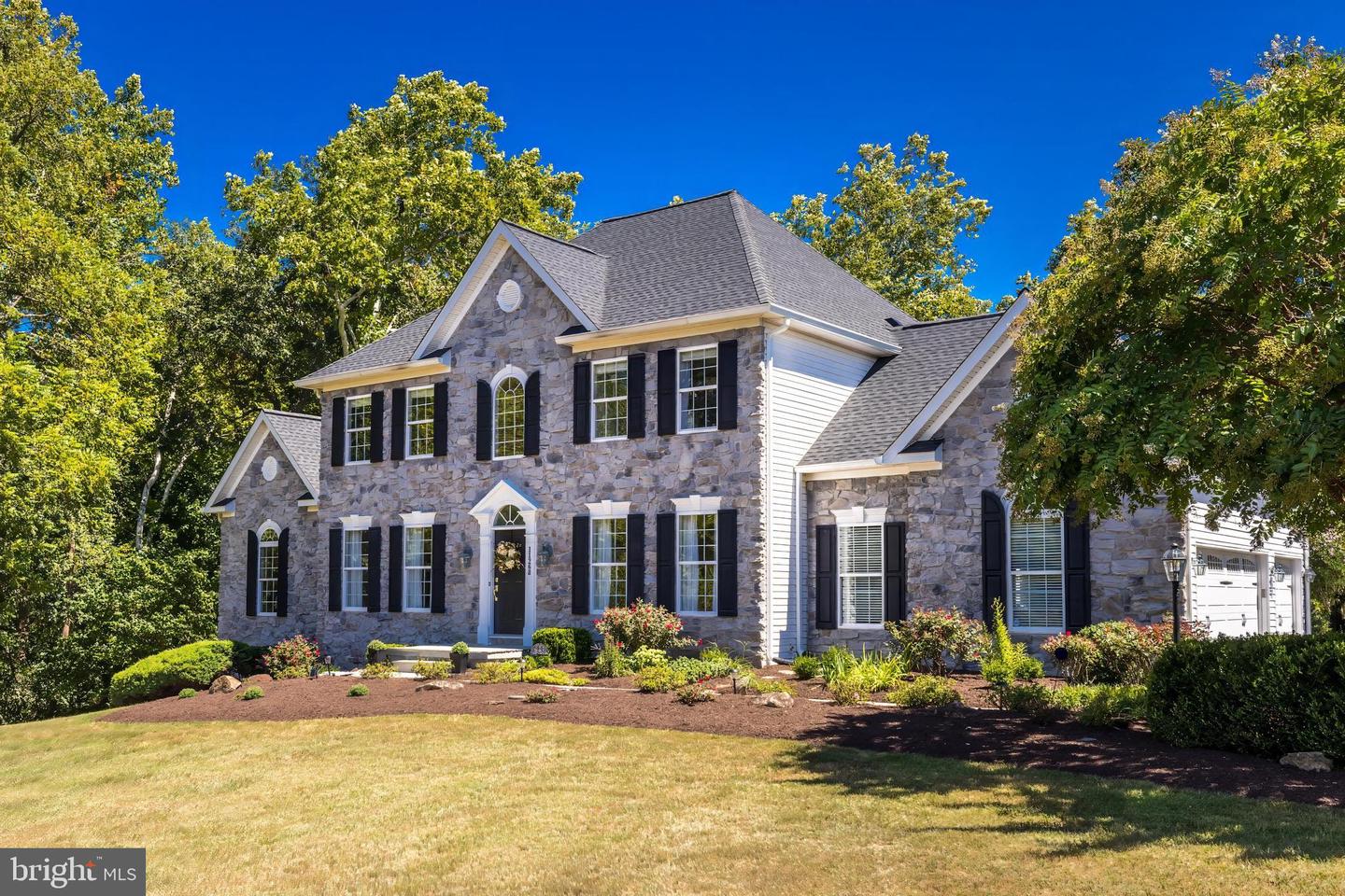 11268 ALLIUM LN, LOVETTSVILLE, Virginia 20180, 4 Bedrooms Bedrooms, 11 Rooms Rooms,2 BathroomsBathrooms,Residential,For sale,11268 ALLIUM LN,VALO2104806 MLS # VALO2104806