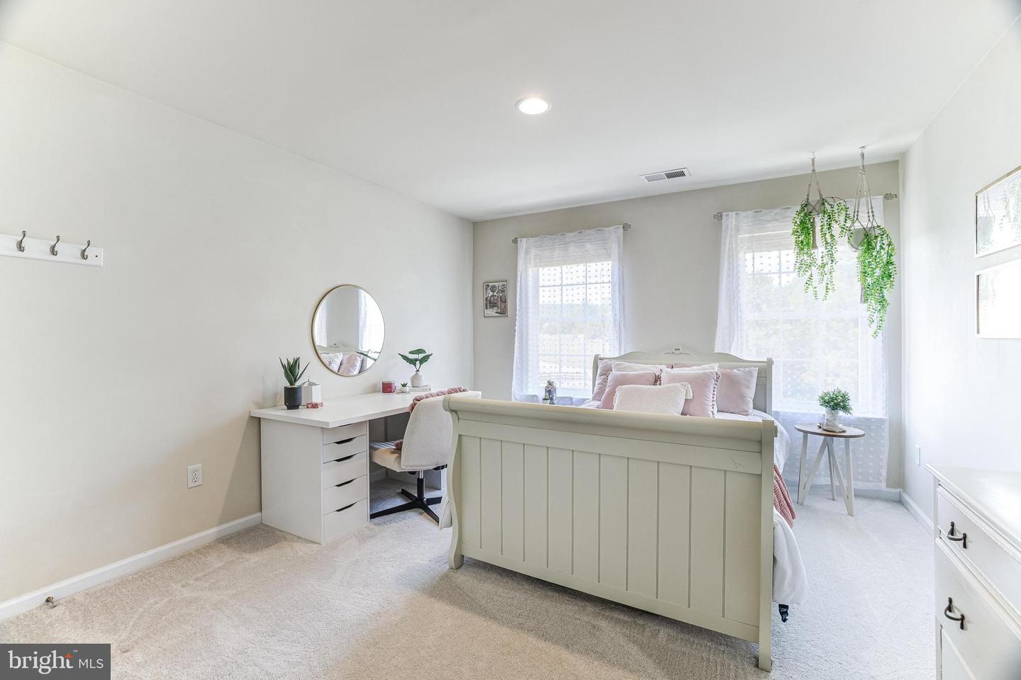11268 ALLIUM LN, LOVETTSVILLE, Virginia 20180, 4 Bedrooms Bedrooms, 11 Rooms Rooms,2 BathroomsBathrooms,Residential,For sale,11268 ALLIUM LN,VALO2104806 MLS # VALO2104806