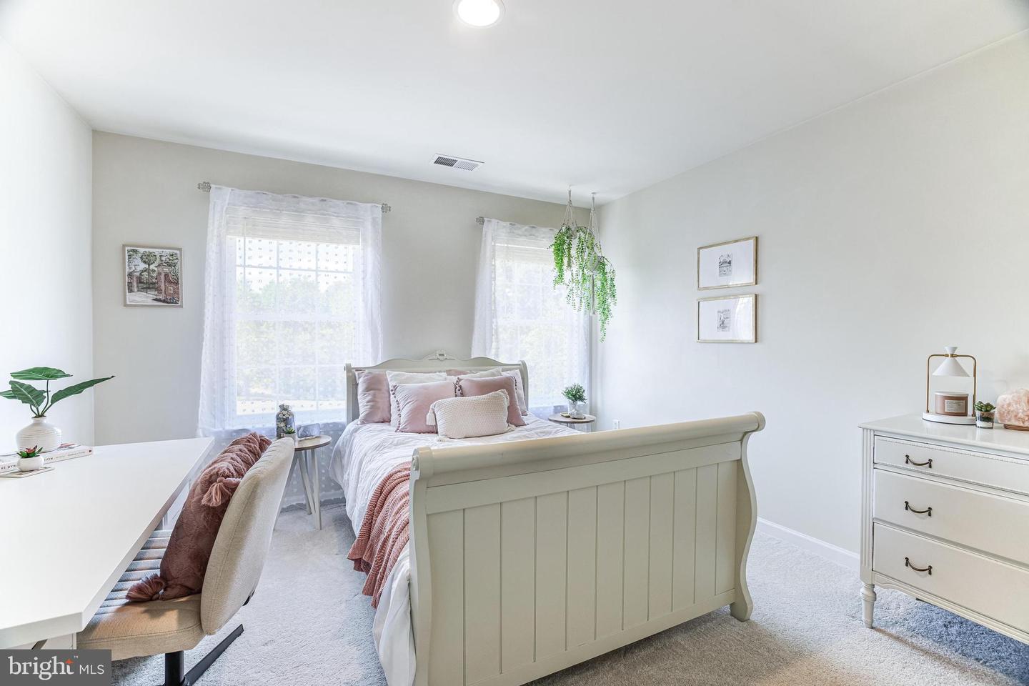 11268 ALLIUM LN, LOVETTSVILLE, Virginia 20180, 4 Bedrooms Bedrooms, 11 Rooms Rooms,2 BathroomsBathrooms,Residential,For sale,11268 ALLIUM LN,VALO2104806 MLS # VALO2104806