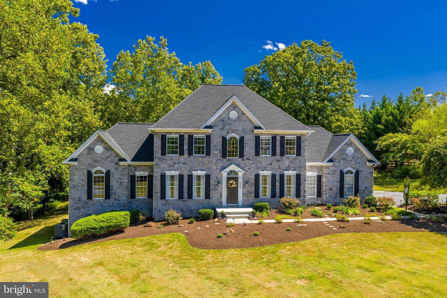 11268 ALLIUM LN, LOVETTSVILLE, Virginia 20180, 4 Bedrooms Bedrooms, 11 Rooms Rooms,2 BathroomsBathrooms,Residential,For sale,11268 ALLIUM LN,VALO2104806 MLS # VALO2104806