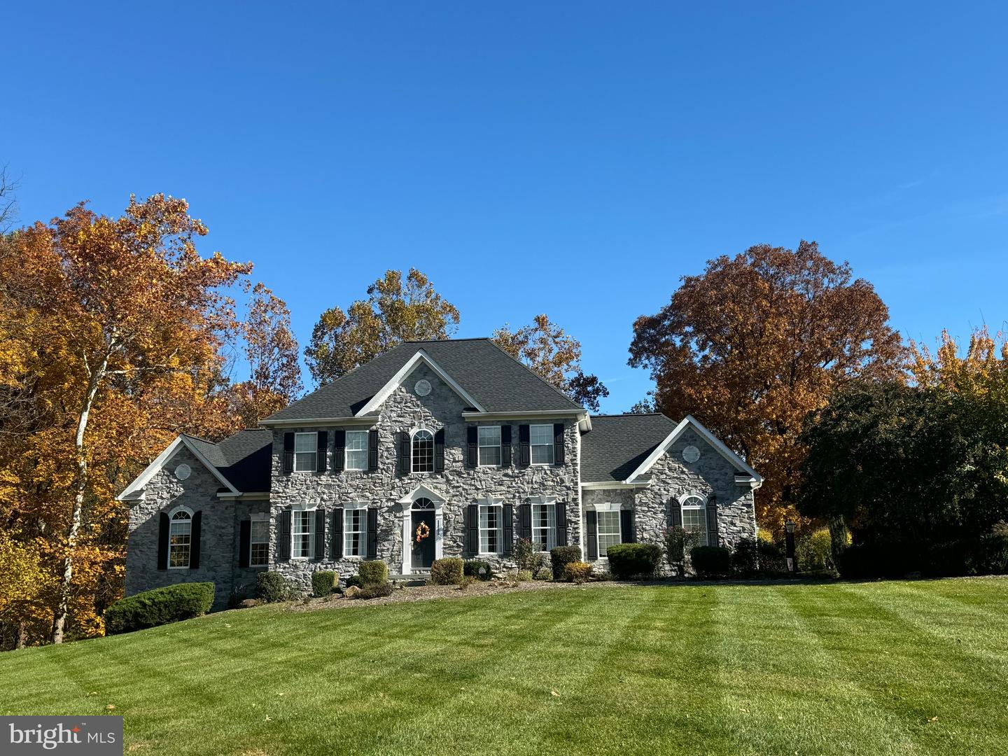 11268 ALLIUM LN, LOVETTSVILLE, Virginia 20180, 4 Bedrooms Bedrooms, 11 Rooms Rooms,2 BathroomsBathrooms,Residential,For sale,11268 ALLIUM LN,VALO2104806 MLS # VALO2104806