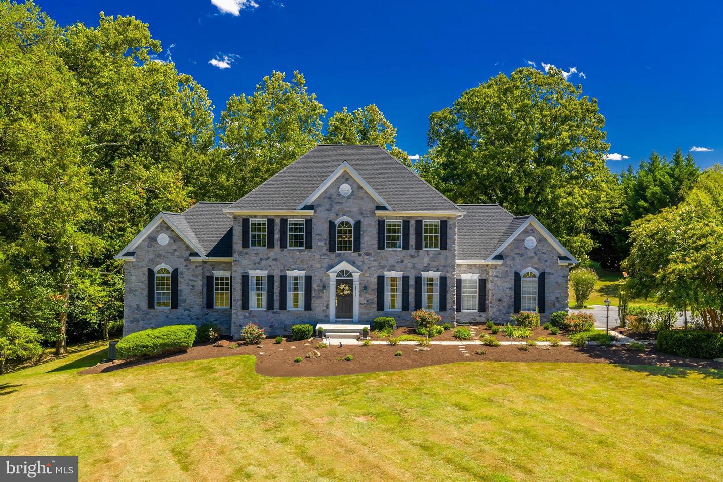 11268 ALLIUM LN, LOVETTSVILLE, Virginia 20180, 4 Bedrooms Bedrooms, 11 Rooms Rooms,2 BathroomsBathrooms,Residential,For sale,11268 ALLIUM LN,VALO2104806 MLS # VALO2104806