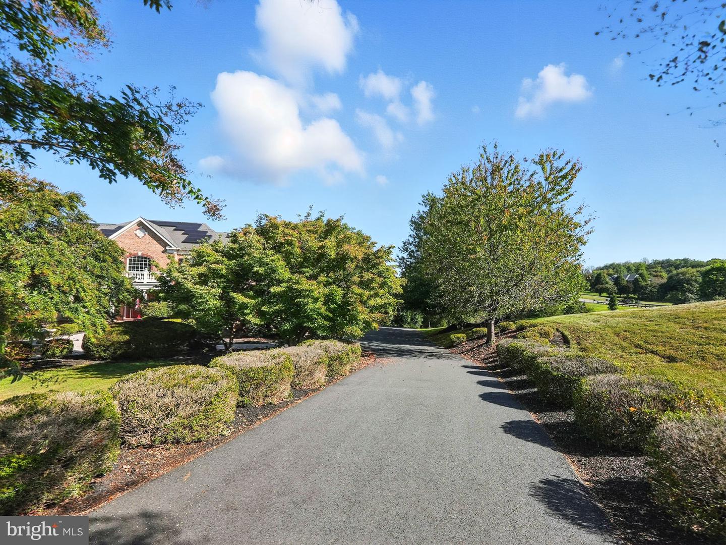 40656 CANONGATE DR, LEESBURG, Virginia 20175, 5 Bedrooms Bedrooms, ,6 BathroomsBathrooms,Residential,For sale,40656 CANONGATE DR,VALO2104822 MLS # VALO2104822