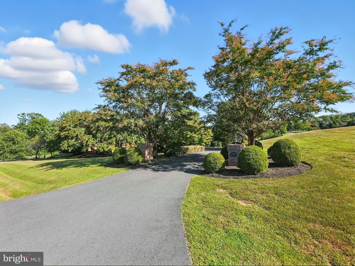 40656 CANONGATE DR, LEESBURG, Virginia 20175, 5 Bedrooms Bedrooms, ,6 BathroomsBathrooms,Residential,For sale,40656 CANONGATE DR,VALO2104822 MLS # VALO2104822